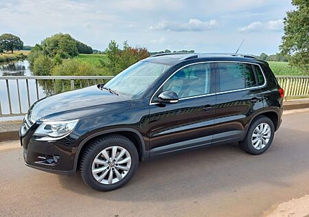 VW Tiguan Volkswagen 2.0 TDI DSG 4MOTION Sport & Style Spo...