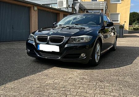 BMW 318i Touring -