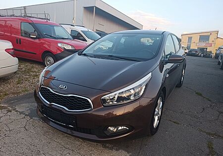 Kia Cee'd / Ceed