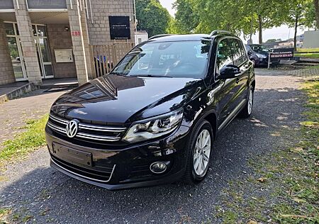 VW Tiguan Volkswagen Sport & Style BMT / Leder/Panorama / Navi