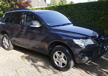 VW Touareg Volkswagen 3.0 V6 TDI - BlueMotion Chrom & Style