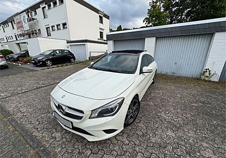 Mercedes-Benz CLA 180 Shooting Brake AMG-Line Panorama Dach