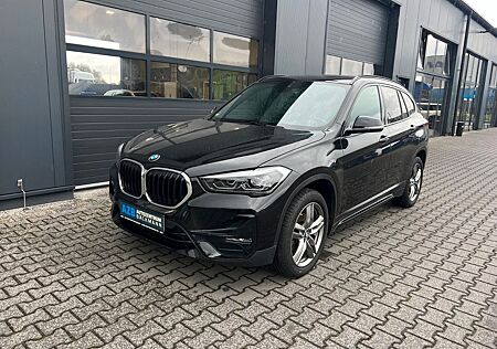 BMW X1 sDrive 18i Sport Line AUT LED NAVI LEDER 18"