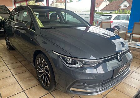 VW Golf Volkswagen VIII 1.5TSI Style MATRIX DCC PANORAMA ACC