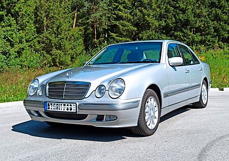 Mercedes-Benz E 200 Elegance