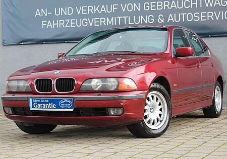 BMW 520i Automatik LEDER NAVI TEMPOMAT SHZG PDC