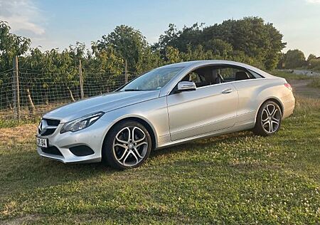 Mercedes-Benz E 250 Coupé Autom. - MB Scheckheft, Sportpaket