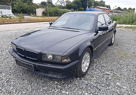 BMW 735i A -