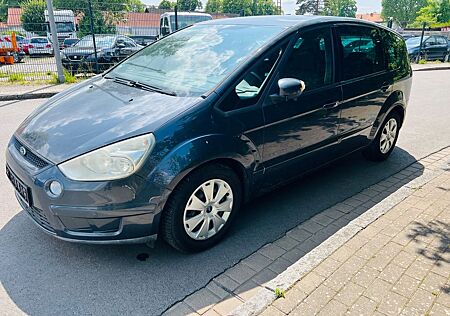 Ford S-Max Titanium 7 Sitzer TÜV neu