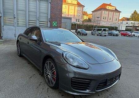 Porsche Panamera Turbo Executive Vollauslastung