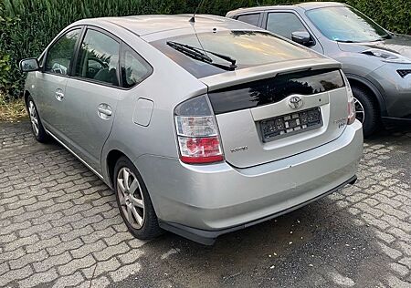 Toyota Prius Hybrid 1.5 -