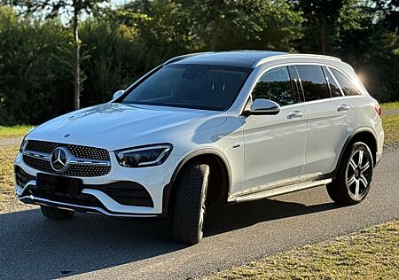 Mercedes-Benz GLC 300 de 4MATIC AMG Multibeam AHK Pano HuD