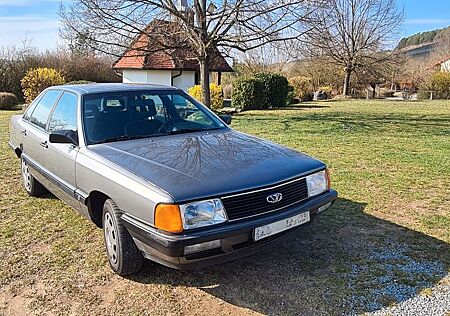 Audi 100