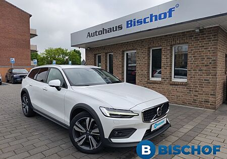 Volvo V60 B5 Cross Country AWD Ultimate Bright B&W 360
