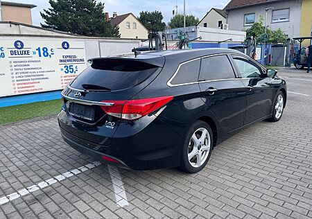 Hyundai i40 CRDI 5 Star Edition*NAVI*KLIMA*SitzHeiz*TEMP