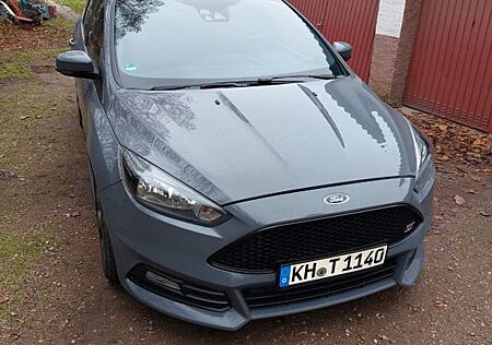 Ford Focus 2,0 EB ST Turnier 300PS Maxton