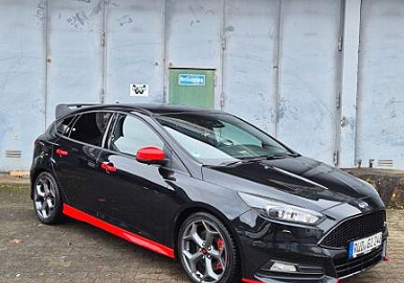 Ford Focus 2,0 EcoBoost ST Leder-Exklusiv-Paket ST
