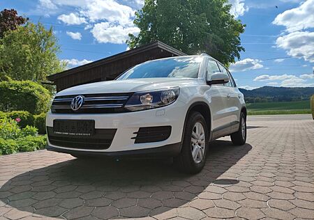 VW Tiguan Volkswagen 2.0 TDI 81 BlueMot Tec CUP Sport & St...