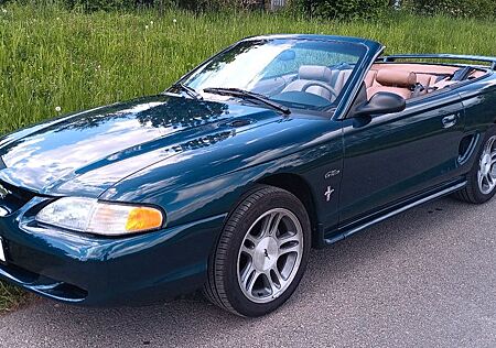 Ford Mustang Cabrio SN95, V8, EZ 7/97, Schalter