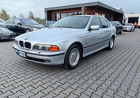 BMW 528i SAMMLERZUSTAND 1a TOP Preis Gelegenheit !