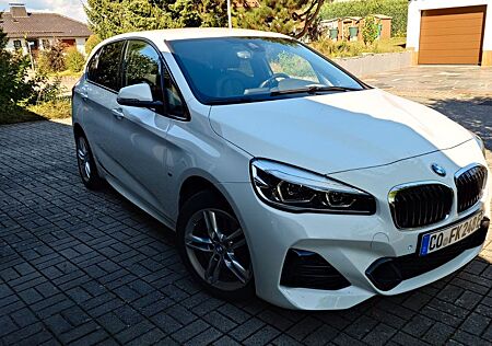 BMW 2er 225 Active Tourer 225xe M-Paket & Leder