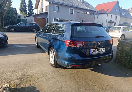 VW Passat Variant Volkswagen 2.0 TDI SCR DSG Variant -