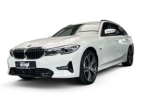BMW 330e xDri Sport Line +HeadUp+Laserlicht+Komfortz