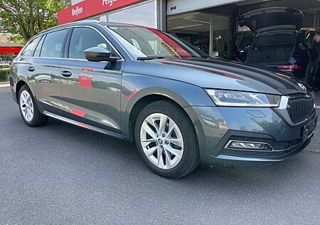 Skoda Octavia Combi First Edit*LED*AHK*NAVI*VIRTUAL*WR