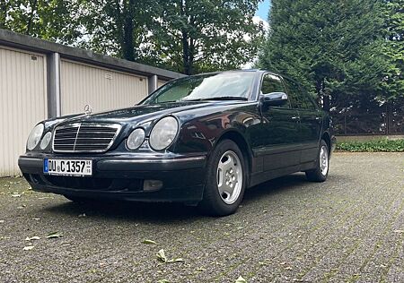 Mercedes-Benz E 280 4MATIC ELEGANCE Elegance LPG AHK