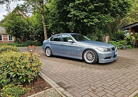 BMW 325i E90