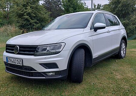 VW Tiguan Volkswagen 2.0 TDI SCR DSG Highl. Pano Sthz RFK AHZV