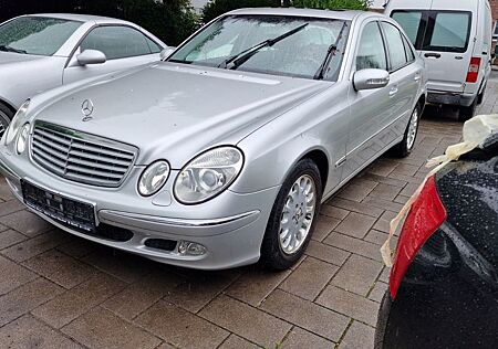 Mercedes-Benz E 270 E -Klasse Lim. Elegance, Xenon,AHK,SD,1.HD
