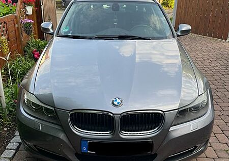 BMW 318i Touring -