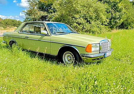 Mercedes-Benz C 230 H-Zulassung voll fahrbereit