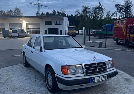 Mercedes-Benz E 230 W124 230E