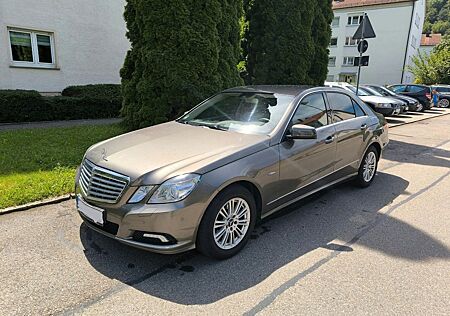 Mercedes-Benz E 350 CGI BlueEFFICIENCY ELEGANCE