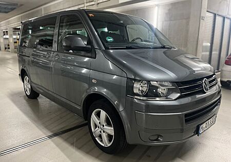 VW T5 Multivan Volkswagen Allrad *NEUER MOTOR* & TÜV NEU, StHz