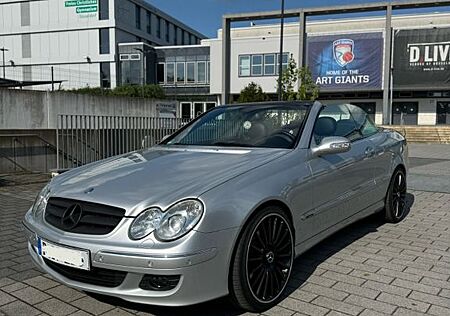 Mercedes-Benz CLK 200 CLK 200K Cabrio AVANTGARDE Tüv03/26 Navi Sitzhzg