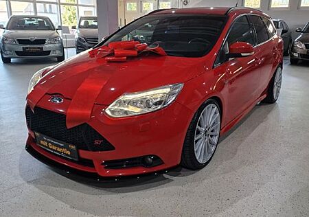 Ford Focus Turnier ST Tuning bei Beast Factory 340PS