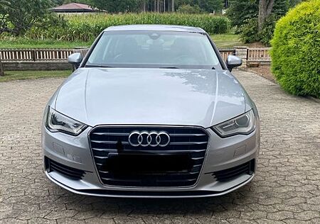 Audi A3 8V Limousine DSG TÜV