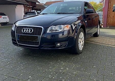 Audi A4 2.0 T FSI -