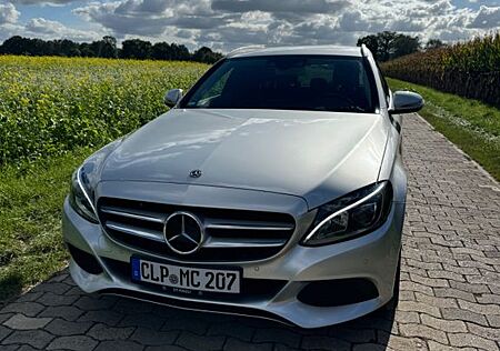 Mercedes-Benz C 220 d 4MATIC T AVANTGARDE AHK Kamera Kombi