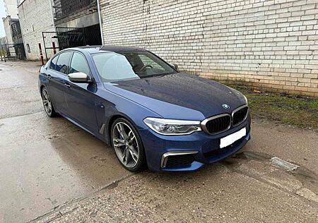 BMW M550i xDrive A -