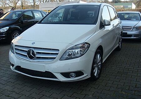Mercedes-Benz B 180 Aut. / 26.043 km / Anhängerkupplung