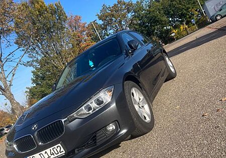 BMW 320i -