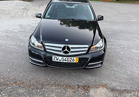 Mercedes-Benz C 220 CDI BlueEFFICIENCY -