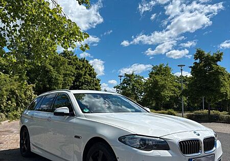 BMW 535d xDrive Touring A Luxury Line Luxury Line