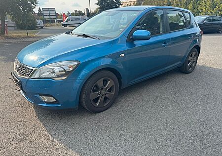 Kia Cee'd / Ceed 1.4 CVVT Attract