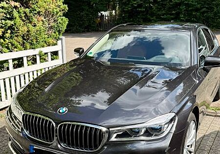 BMW 740d xDrive - 2.Hd,Scheckheftgepflegt,unfallfrei