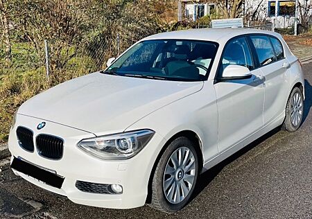 BMW 118i - Automatik*Xenon*Start&Stop*Unfallfrei